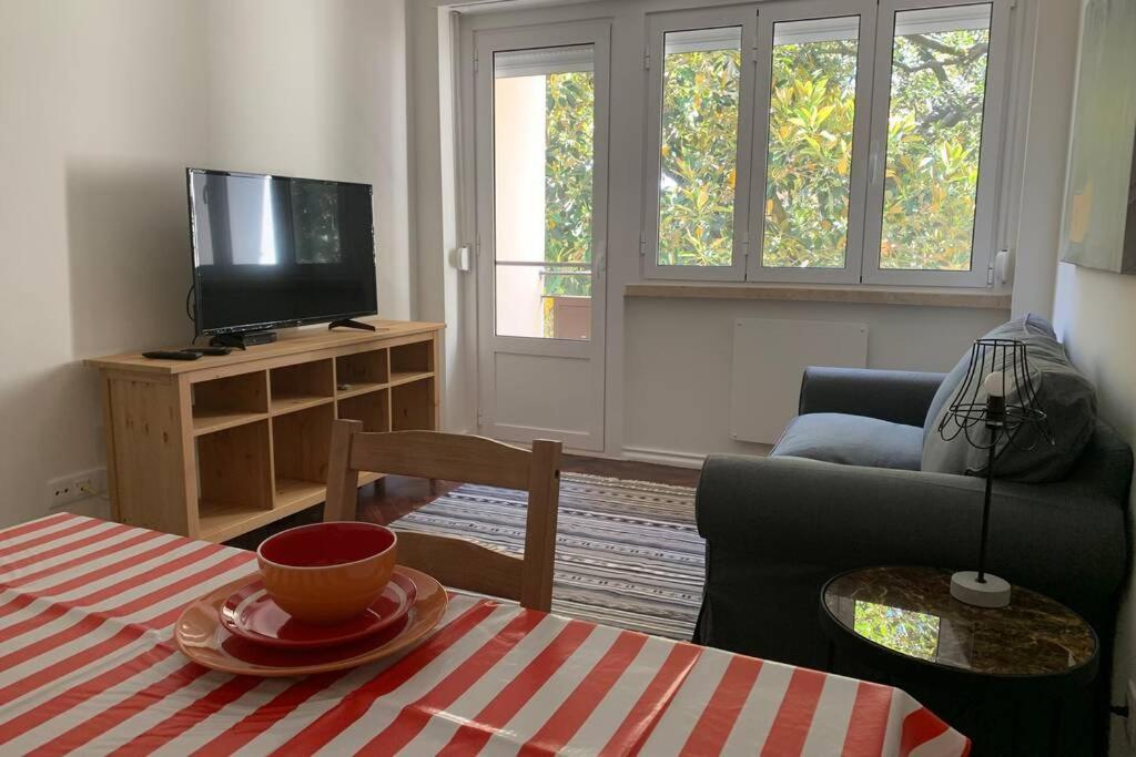 Casa Do Largo Sardinha - Very Central Apartment With Ac Lisbon Luaran gambar