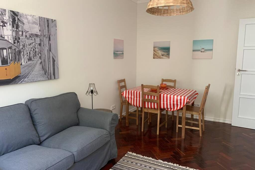 Casa Do Largo Sardinha - Very Central Apartment With Ac Lisbon Luaran gambar